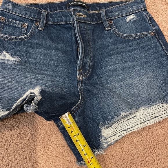 CALVIN KLEIN denim ripped short - Picture 7 of 10